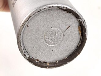 "Motoren- Oel der Wehrmacht" Original gefüllte Pappdose, der Boden gibt ein wenig Öl ab