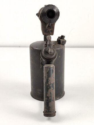 Vorheizer, Anwärmer für Fahrzeuge der Wehrmacht. Kleines Modell, Höhe 27cm, ungereinigtes Stück, diverse Ersatzteile anbei