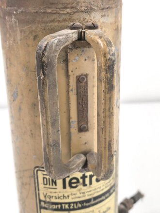 "Tetra 2" Feuerlöscher aus der Zeit des 2.Weltkrieg. Originallack, vermutlich nach dem Krieg modofiziert. Leer, dennnoch KEIN VERSAND NACH ÜBERSEE