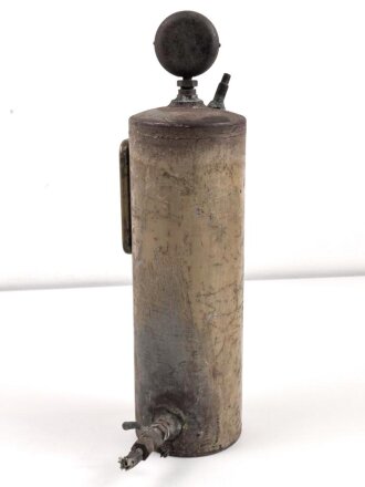 "Tetra 2" Feuerlöscher aus der Zeit des 2.Weltkrieg. Originallack, vermutlich nach dem Krieg modofiziert. Leer, dennnoch KEIN VERSAND NACH ÜBERSEE