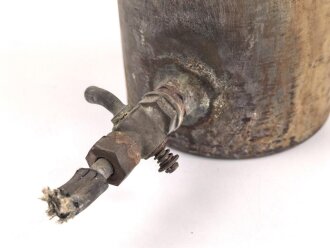 "Tetra 2" Feuerlöscher aus der Zeit des 2.Weltkrieg. Originallack, vermutlich nach dem Krieg modofiziert. Leer, dennnoch KEIN VERSAND NACH ÜBERSEE