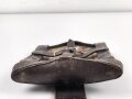 Ledertasche für einen Klappspaten der Wehrmacht. Gebraucht, datiert 1941