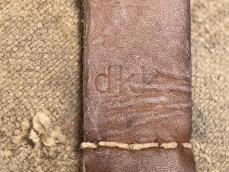 Paar Magazintaschen zur Maschinenpistole MP38 und 40 der Wehrmacht. Hersteller dkk44. Seltenes Paar, wenn es sandfarbene MP Taschen im Angebot gibt, dann fast ausschliesslich vom Hersteller clg