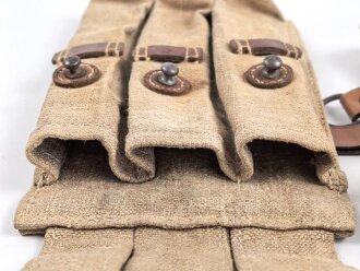 Paar Magazintaschen zur Maschinenpistole MP38 und 40 der Wehrmacht. Hersteller dkk44. Seltenes Paar, wenn es sandfarbene MP Taschen im Angebot gibt, dann fast ausschliesslich vom Hersteller clg
