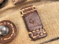 Paar Magazintaschen zur Maschinenpistole MP38 und 40 der Wehrmacht. Hersteller dkk44. Seltenes Paar, wenn es sandfarbene MP Taschen im Angebot gibt, dann fast ausschliesslich vom Hersteller clg