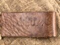 Paar Magazintaschen zur Maschinenpistole MP38 und 40 der Wehrmacht. Hersteller dkk44. Seltenes Paar, wenn es sandfarbene MP Taschen im Angebot gibt, dann fast ausschliesslich vom Hersteller clg