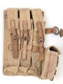 Paar Magazintaschen zur Maschinenpistole MP38 und 40 der Wehrmacht. Hersteller dkk44. Seltenes Paar, wenn es sandfarbene MP Taschen im Angebot gibt, dann fast ausschliesslich vom Hersteller clg