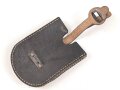 Koppeltasche für die kurze Drahtschere der Wehrmacht. Schwarzes Ersatzmaterial, sehr guter Zustand, Hersteller fkx43
