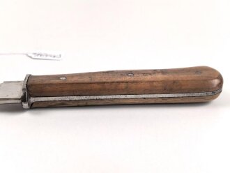 Kampfmesser / Stiefelmesser Wehrmacht. Hersteller Eickhorn Solingen. Ungetragen, die Klinge warum auch immer leicht angeschliffen