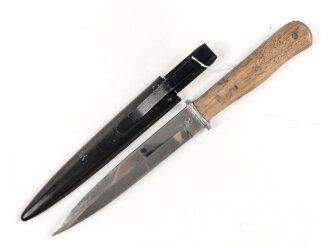 Kampfmesser / Stiefelmesser Wehrmacht. Hersteller Eickhorn Solingen. Ungetragen, die Klinge warum auch immer leicht angeschliffen