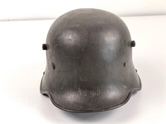 1.Weltkrieg, Stahlhelm Modell 1916 des Kanonier Naumann....