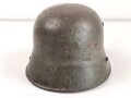 1.Weltkrieg, Stahlhelm Modell 1917. In allen Teilen Original, Splitterschäden. Si 66
