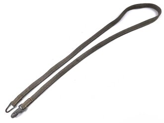 Trageriemen Wehrmacht, Breite knapp über 2cm, Gesamtlänge mit Metallbeschlägen etwa 170cm