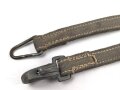 Trageriemen Wehrmacht, Breite knapp über 2cm, Gesamtlänge mit Metallbeschlägen etwa 170cm