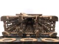 Transportbehälter für drei Stück 8,8cm Sprenggranate  mit Kopfzünder. Maße etwa 15 x 38 x 97cm. Von einem amerikanischen Soldaten als Versandkasten benutzt.