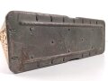 Transportbehälter für drei Stück 8,8cm Sprenggranate  mit Kopfzünder. Maße etwa 15 x 38 x 97cm. Von einem amerikanischen Soldaten als Versandkasten benutzt.