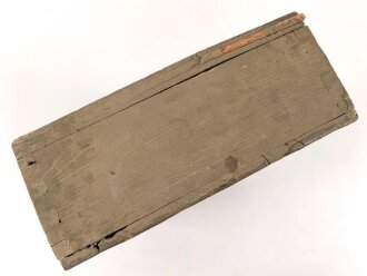 Werkzeugkasten für Panzerkampfwagen der Wehrmacht. Maße 23 x 40 x 9,5cm. Originallack, ungereinigt