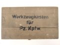 Werkzeugkasten für Panzerkampfwagen der Wehrmacht. Maße 23 x 40 x 9,5cm. Originallack, ungereinigt