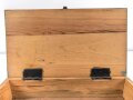 Werkzeugkasten für Panzerkampfwagen der Wehrmacht. Maße 23 x 40 x 9,5cm. Originallack, ungereinigt