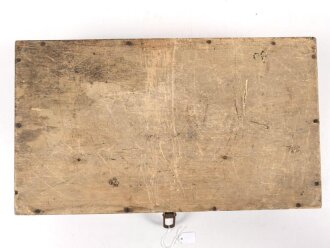 Ketten Werkzeugkasten für Panzerkampfwagen der Wehrmacht. Maße 22 x 40 x 9cm. Originallack, ungereinigt