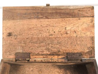 Ketten Werkzeugkasten für Panzerkampfwagen der Wehrmacht. Maße 22 x 40 x 9cm. Originallack, ungereinigt