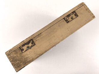 Ketten Werkzeugkasten für Panzerkampfwagen der Wehrmacht. Maße 22 x 40 x 9cm. Originallack, ungereinigt