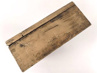 Ketten Werkzeugkasten für Panzerkampfwagen der Wehrmacht. Maße 22 x 40 x 9cm. Originallack, ungereinigt