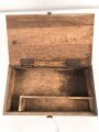 Ketten Werkzeugkasten für Panzerkampfwagen der Wehrmacht. Maße 22 x 40 x 9cm. Originallack, ungereinigt
