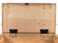Werkzeugkasten I für ein Fahrzeug der Wehrmacht. Maße 23 x 40 x 10cm. Originallack, ungereinigt