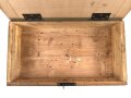 Werkzeugkasten I für ein Fahrzeug der Wehrmacht. Maße 23 x 40 x 10cm. Originallack, ungereinigt