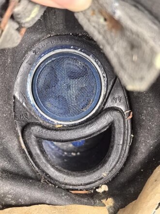 Gasmaske Modell 1930 Wehrmacht. Ungebrauchtes Stück , Hersteller hnr, datiert 1944, Originallack, ungereinigt