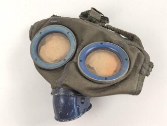 Gasmaske Modell 1930 Wehrmacht. Ungebrauchtes Stück , Hersteller hnr, datiert 1944, Originallack, ungereinigt
