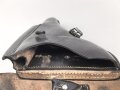 Koffertasche zur Pistole P08 der Wehrmacht, datiert 1941. Von der norwegischen Armee nach Ende des 2.Weltkrieges übernommen. Die Koppelschlaufen wurden entfernt und eine Vorrichtung zum tragen am amerikanischen Lochkoppel angenietet.