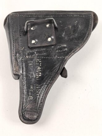 Koffertasche zur Pistole P08 der Wehrmacht, datiert 1937. Von der norwegischen Armee nach Ende des 2.Weltkrieges übernommen. Die Koppelschlaufen wurden entfernt und eine Vorrichtung zum tragen am amerikanischen Lochkoppel angenietet.