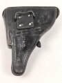 Koffertasche zur Pistole P08 der Wehrmacht, datiert 1937. Von der norwegischen Armee nach Ende des 2.Weltkrieges übernommen. Die Koppelschlaufen wurden entfernt und eine Vorrichtung zum tragen am amerikanischen Lochkoppel angenietet.