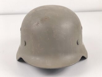 Norwegen, Stahlhelm der ehemaligen deutschen Wehrmacht,...