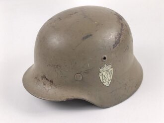 Norwegen, Stahlhelm der ehemaligen deutschen Wehrmacht,...