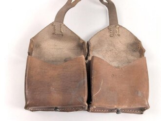 Magazintasche Wehrmacht für 2 Magazine K43 / G43. Hersteller cny 1944. Ungereinigt