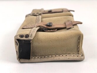 Magazintasche zum K43 der Wehrmacht aus gelbem Ersatzmaterial, kein Hersteller erkennbar