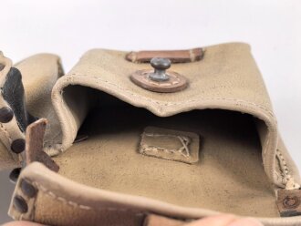 Magazintasche zum K43 der Wehrmacht aus gelbem Ersatzmaterial, kein Hersteller erkennbar