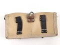 Magazintasche zum K43 der Wehrmacht aus gelbem Ersatzmaterial, kein Hersteller erkennbar