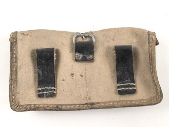Magazintasche zum K43 der Wehrmacht aus gelbem Ersatzmaterial, kein Hersteller erkennbar