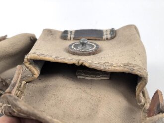 Magazintasche zum K43 der Wehrmacht aus gelbem Ersatzmaterial, kein Hersteller erkennbar