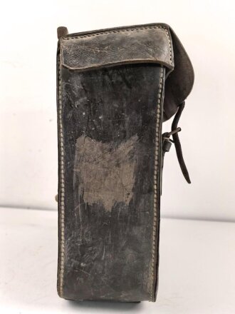 Motorrad Packtasche Wehrmacht. Ausführung in Leder, ungereinigtes Stück