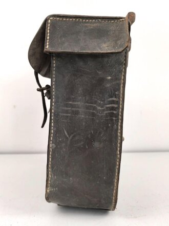 Motorrad Packtasche Wehrmacht. Ausführung in Leder, ungereinigtes Stück