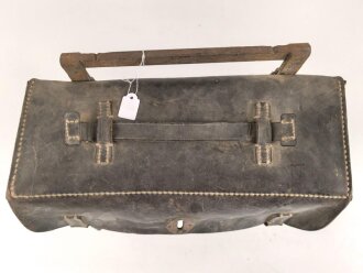 Motorrad Packtasche Wehrmacht. Ausführung in Leder, ungereinigtes Stück