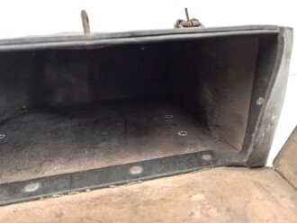 Motorrad Packtasche Wehrmacht. Ausführung in Leder, ungereinigtes Stück
