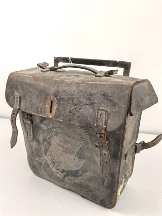 Motorrad Packtasche Wehrmacht. Ausführung in Leder, ungereinigtes Stück