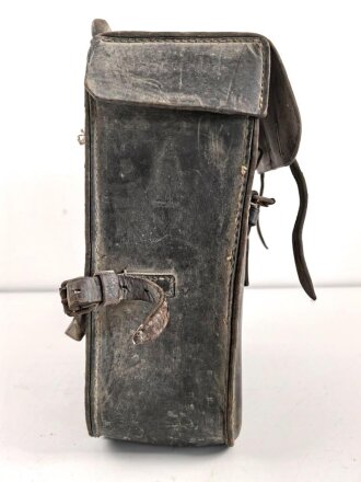 Motorrad Packtasche Wehrmacht. Ausführung in Leder, ungereinigtes Stück