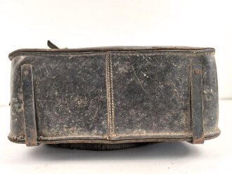 Motorrad Packtasche Wehrmacht. Ausführung in Leder, ungereinigtes Stück
